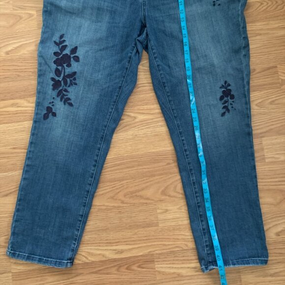 Crown Ivy Straight Curvy Leg Jeans jeans Size 22W - Picture 14 of 15